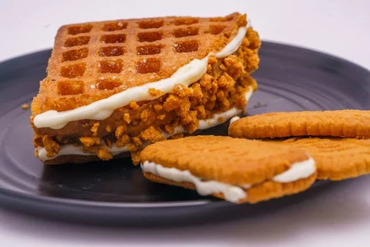 honey butter biscuit chicken sandwich